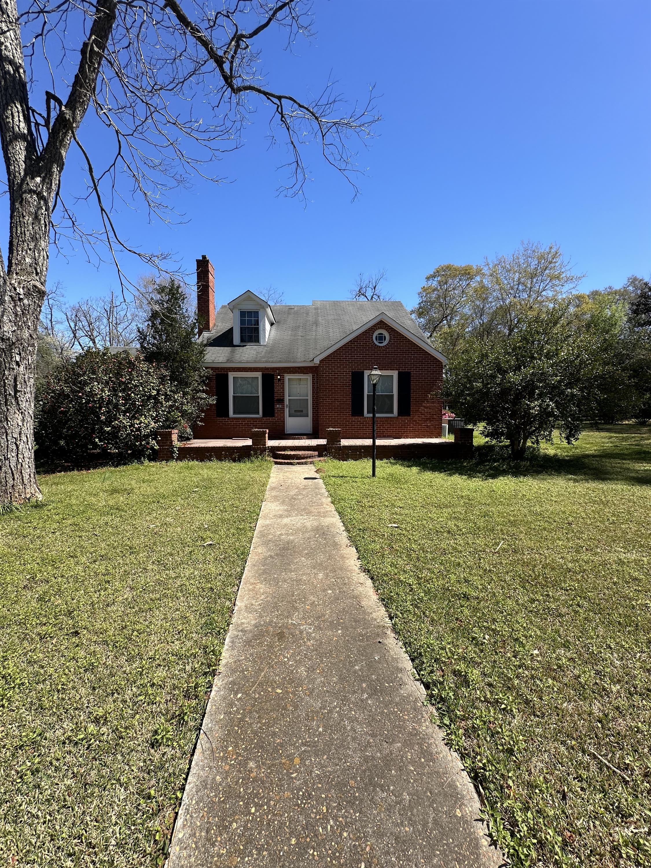 912* Hancock Drive